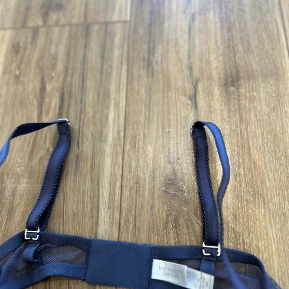 Victoria Secret women’s the miracle bra balconet size 36C - Picture 3 of 4